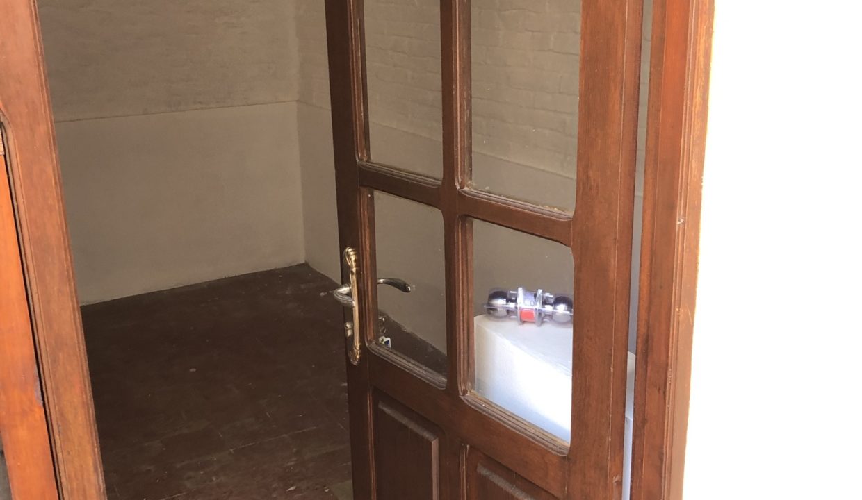 68661127-0350-4440-B9A4-00928408570B