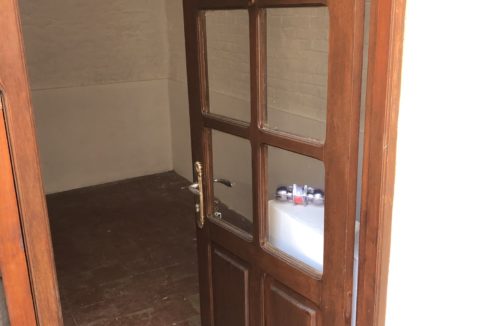 68661127-0350-4440-B9A4-00928408570B