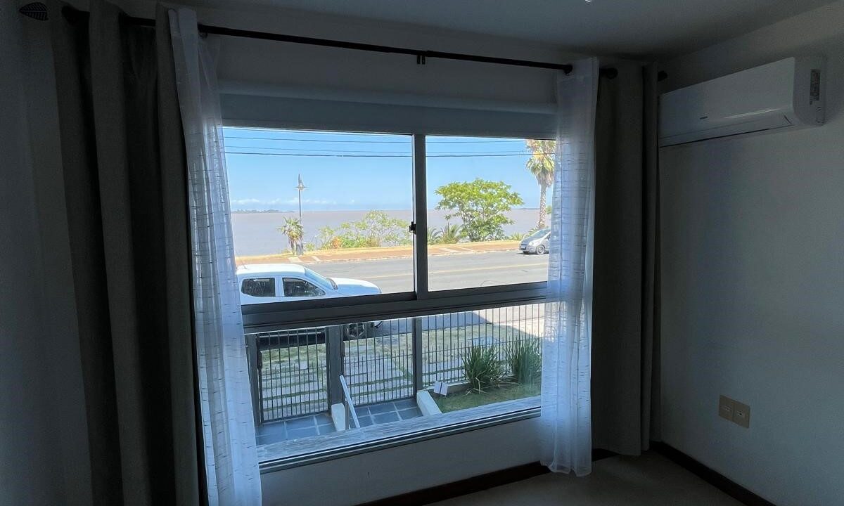 af5ea64a-7a05-43df-a102-822624d74e73