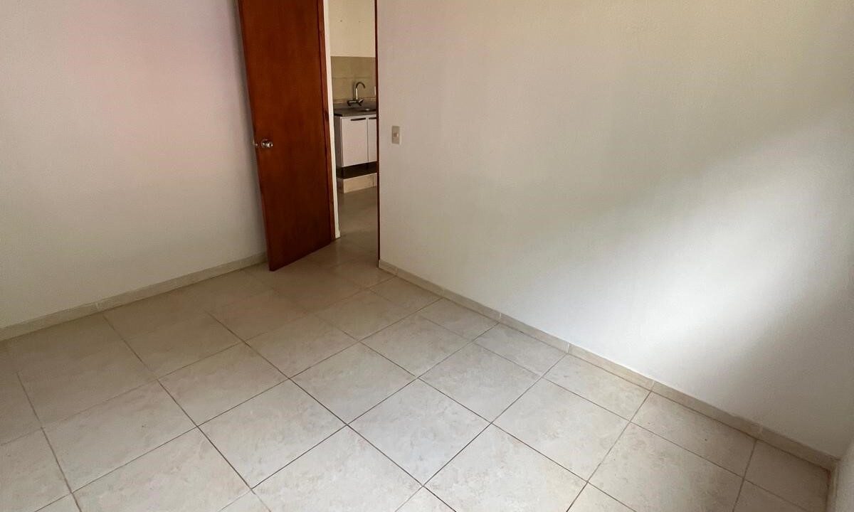 4dd68b34-042d-4e5c-acff-29db7e800c5d